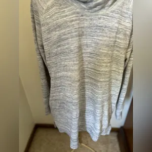 Aerie Gray Funnel Neck Long Sleeve Top with Pockets Size M thumbnail 7