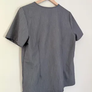 Figs Catarina One Pocket Scrub Top Graphite Grey Women’s Size Medium Nurse thumbnail 3