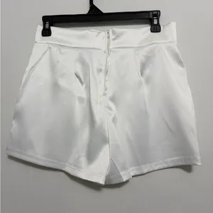 Windsor women’s Size S White High Waisted Dressy Shorts NWOT (A380)✨ thumbnail 4