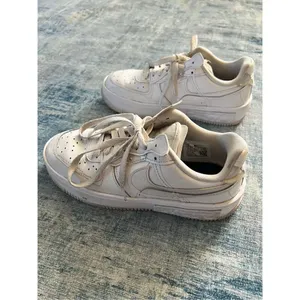 Nike Air Force 1 Low Fontanka in Triple White Women's Size 8 thumbnail 4
