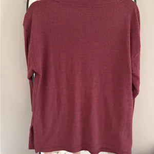 NWT Old Navy Women's Deep Red V-Neck Sweater thumbnail 4