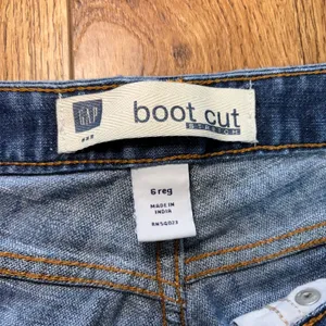 Y2K Gap Bootcut Stretch Jeans‎ Womens 6 R Medium Wash Blue Denim 2007 minimalist thumbnail 2