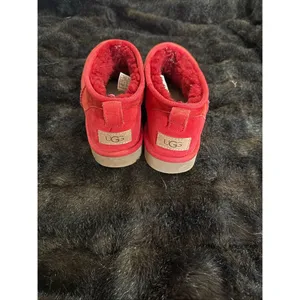 UGG Women's Classic Ultra Mini Boot Red 7 shoes thumbnail 3
