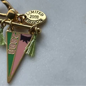 Neither juicy couture Limited Edition 2008 Gold and Pink Keychain thumbnail 3