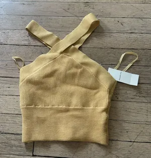 NWT Abercrombie & Fitch Crop Top thumbnail 1
