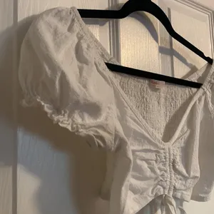 White ROMWE Cropped Shirt thumbnail 3
