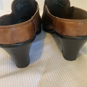 Bass Bertie Women’s Size 8 Boho Artsy Casual Brown Leather Clogs Slip-On Shoes thumbnail 4