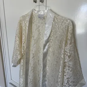 Vintage Alexandra Nicole Bridal Robe set thumbnail 3