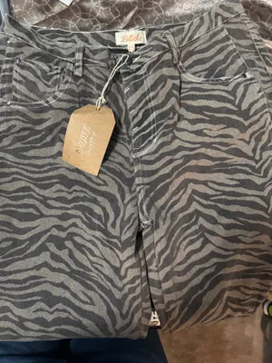 Listicle Zebra mocha barreled jeans thumbnail 3