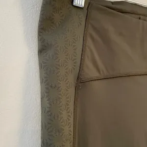 Lululemon Womens High-Waisted Leggings Moss size 10 thumbnail 3