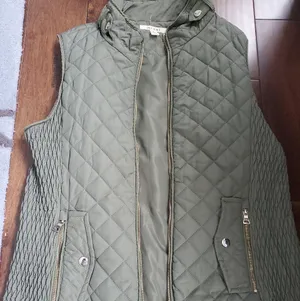 Green vest size medium women's by mini brand, gold details thumbnail 1