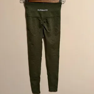 Alphalete Amplify Dusty Green Oak Evergreen Legging- Size XS thumbnail 6