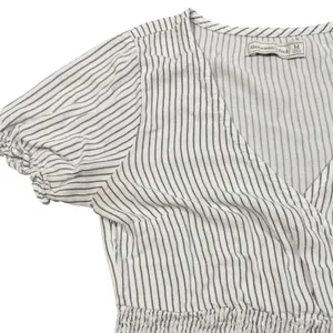 Abercrombie & Fitch Top Womens Medium White Blue Stripe Smocked Wrap Crop thumbnail 6