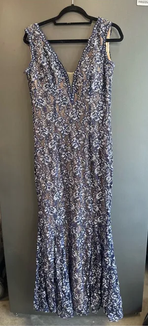 Elegant Navy and White Floral V-Neck Evening Dress thumbnail 1