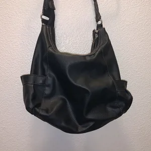 Jaclyn Smith black twisted strap shoulder bag thumbnail 5