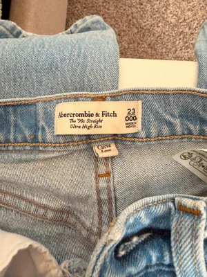 Abercrombie High-Rise Jeans 90s Straight thumbnail 3
