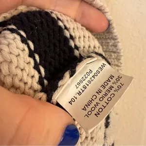 DISSH Colbie Sweater Size Small thumbnail 5