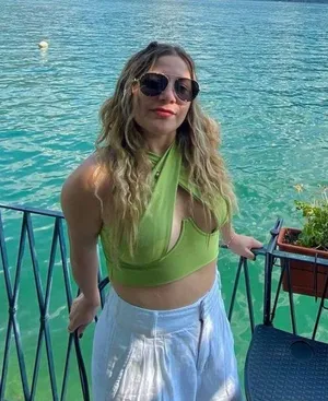 Crop Top Green Size M thumbnail 1