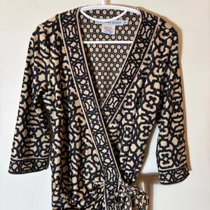 Gretchen Scott 3/4 Sleeve Jersey Wrap It Up Dress in Rio‎ Print Size XS thumbnail 2