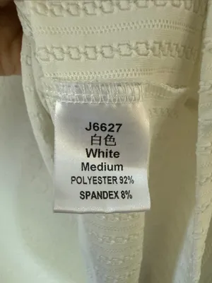 Women’s White Textured V-Neck Short Sleeve Top Size Medium thumbnail 5