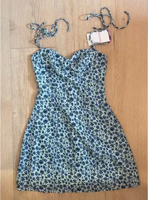 Beginning Boutique mini Dress blue floral new with tags thumbnail 1