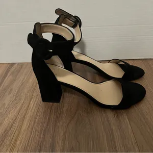 Marc Fisher LTD Black‎ Suede Block Heel Sandals Size 8M thumbnail 5