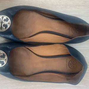Tory Burch Black Loafers with Gold Emblem thumbnail 9