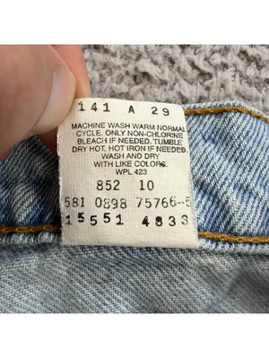 Vintage 90s Levis 550 Relaxed Fit Tapered Leg Jeans USA Made Light Wash Women 33 thumbnail 7