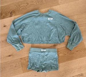 My Mum Made It - Loungewear Shorts and Sweatshirt Set in Green thumbnail 1