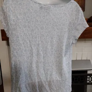 Joie 100% Soft Linen White Blue Ditsy Floral Cap Sleeve Drape Slub Knit Blouse thumbnail 4
