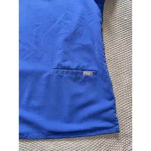 Figs Women's‎ Technical Collection Catarina Pocket Scrub Top Blue Size Small thumbnail 2