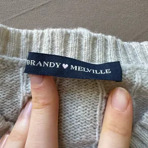Brandy Melville OLSEN WOOL CABLE KNIT CARDIGAN thumbnail 8