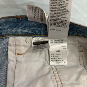 Levi's 501 Light Blue Frayed Denim Shorts Sz 25 thumbnail 6