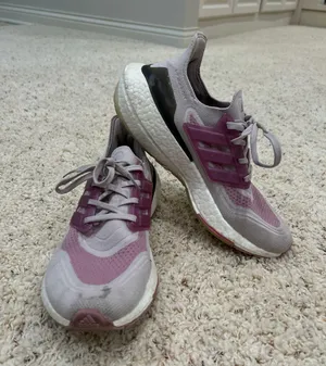 Adidas Pink Ultraboosts thumbnail 1