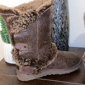 Rare!! UGG Skylah Brown Bomber Leather Faux Fur Boots Size 6 thumbnail 10