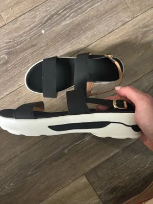 UGG Platform sandals thumbnail 2