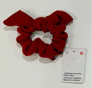Lululemon Women’s O/S Uplifting Scrunchie Fleece Bow Red NWT b13 thumbnail 1