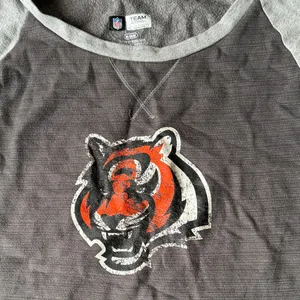 Rare OOAK vintage NFL Bengals women’s super soft sweatshirt thumbnail 2