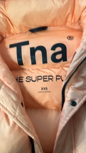 Aritzia TNA Super Puff Jacket thumbnail 4