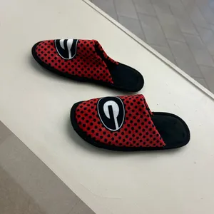 Georgia Red and Black Logo Slippers-no flaws! 8 thumbnail 4