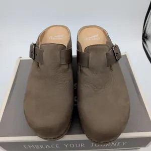 Dansko Caia Milled Nubuck Taupe Leather Wedge Clog Mules Womens 40 1225-161200 thumbnail 4