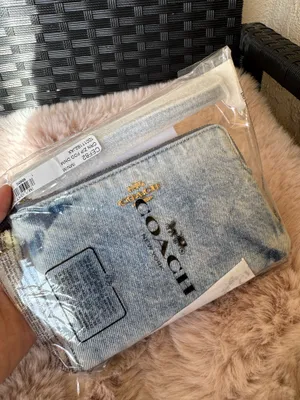 NWT Coach Corner Zip Wristlet Loved Denim With Charms CEF82 Gold/Light Indigo thumbnail 9