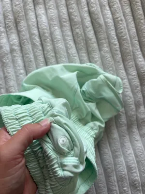 Lululemon 2.5" Hotty Hot Shorts High-Rise thumbnail 4