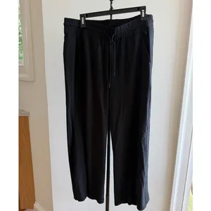 Athleta Avenue Wide Leg Crop Pant Size 14 Black thumbnail 7