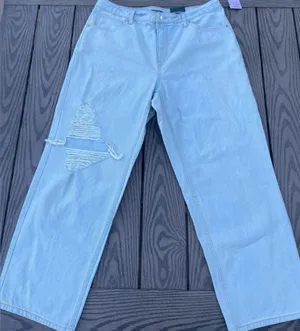 NWT Wild fable High-Rise 90s Relaxed Straight Jeans Size 16/30” inseam ripped thumbnail 1