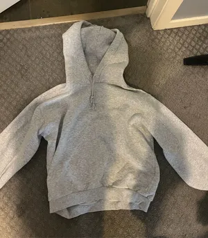 H&m sweatshirt thumbnail 1