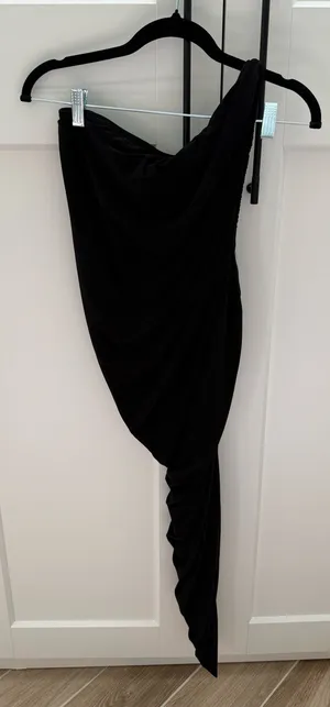 Norma Kamali Diana Gown thumbnail 1
