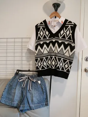 v neck vest thumbnail 2