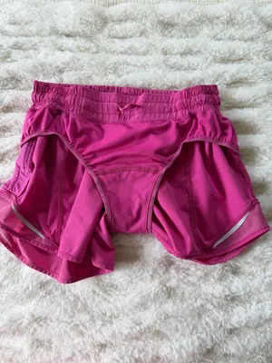 Lululemon Hotty Hot Shorts Sonic Pink 4” Low Rise Size 4 thumbnail 4