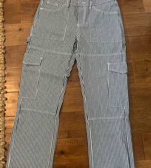 Edikted striped cargo pants thumbnail 1